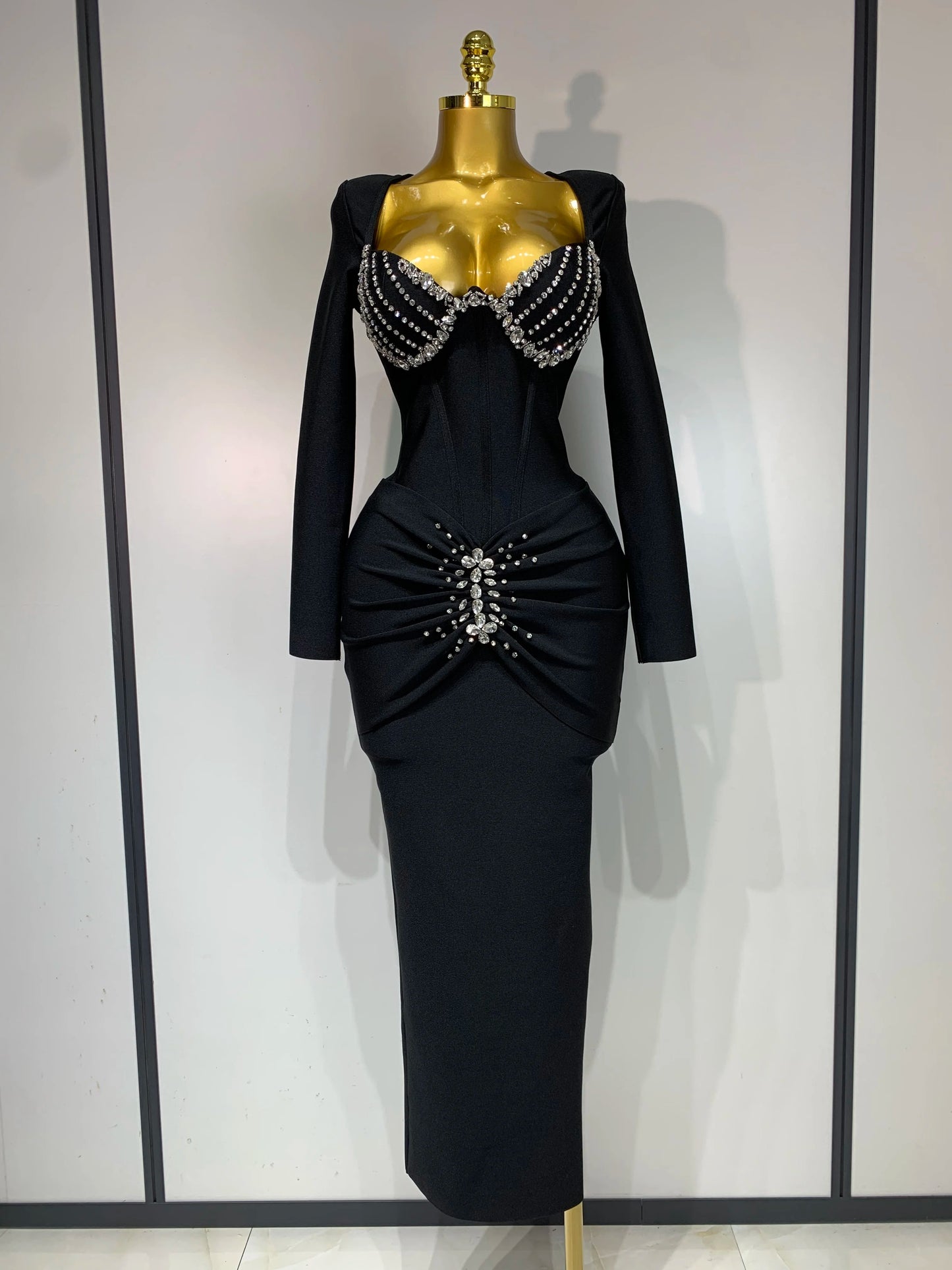 Robe Bandage Noire Éclat de Nuit – Chic & Élégance Cristalline