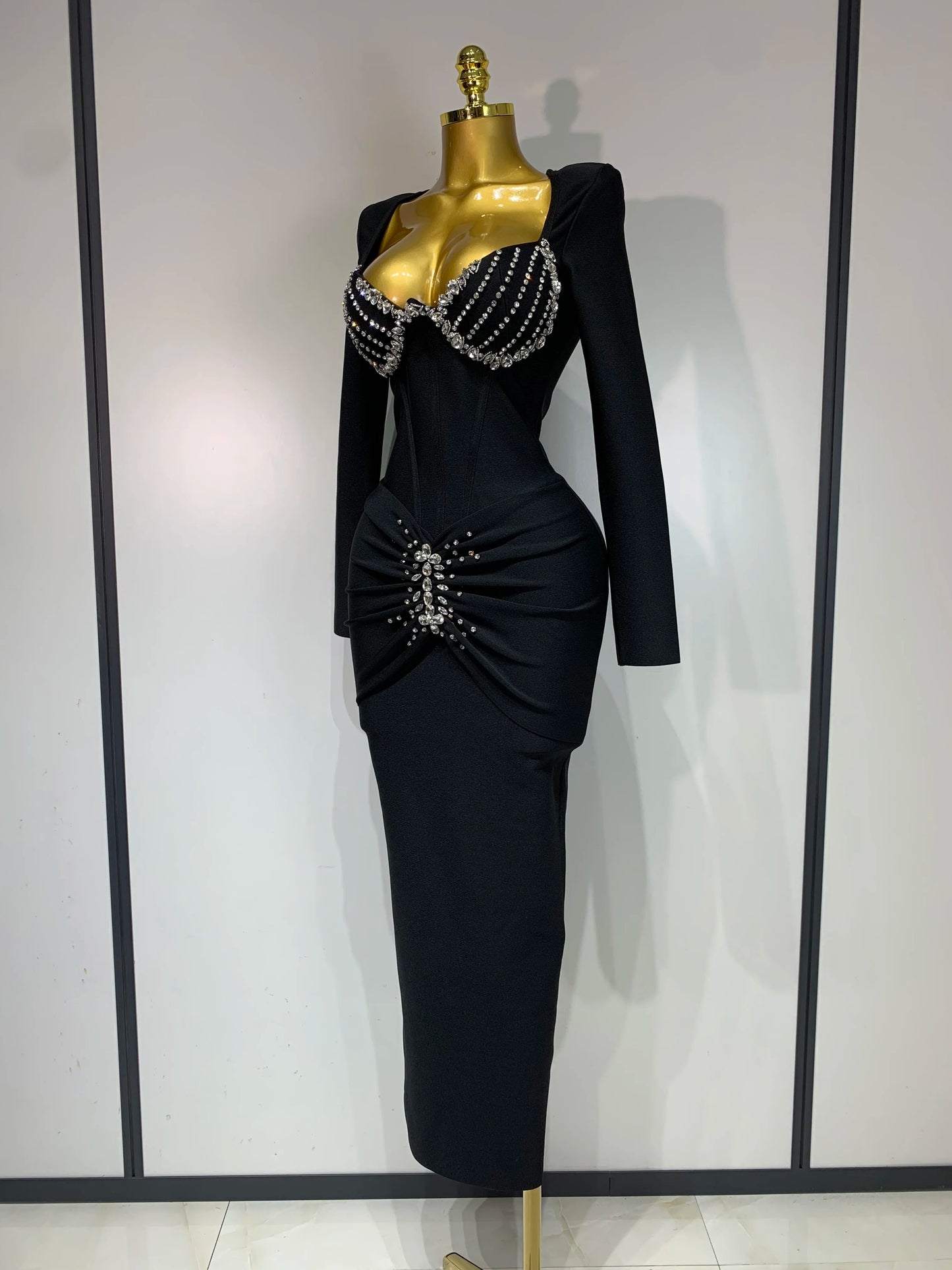 Robe Bandage Noire Éclat de Nuit – Chic & Élégance Cristalline
