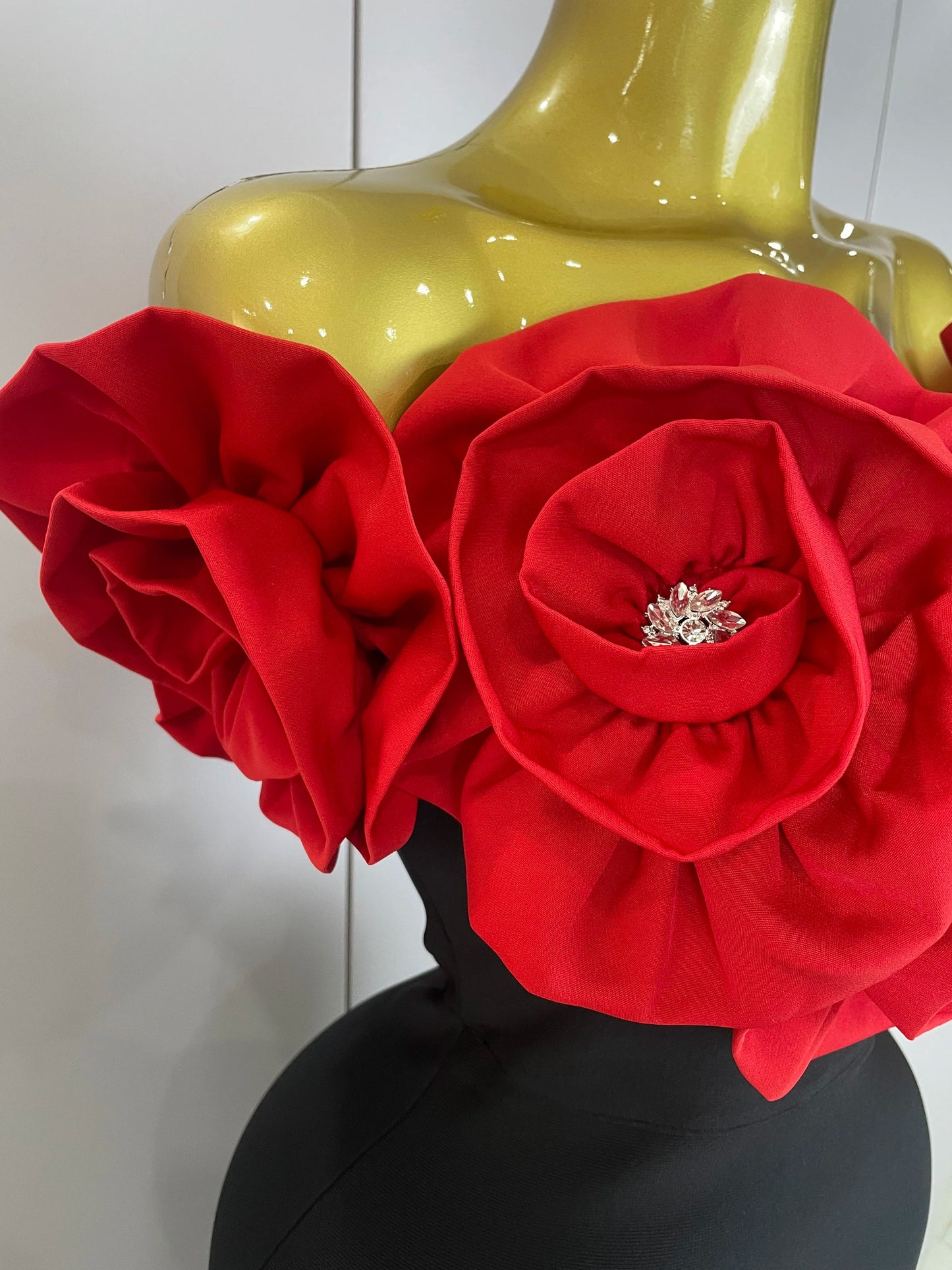 Robe Longue Fleur Élégance – Ornements 3D & Glamour Haute Couture